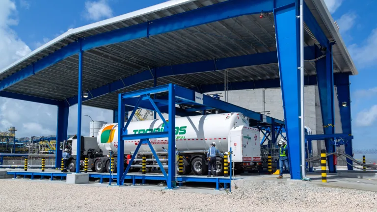 Truck-Loading-Facility