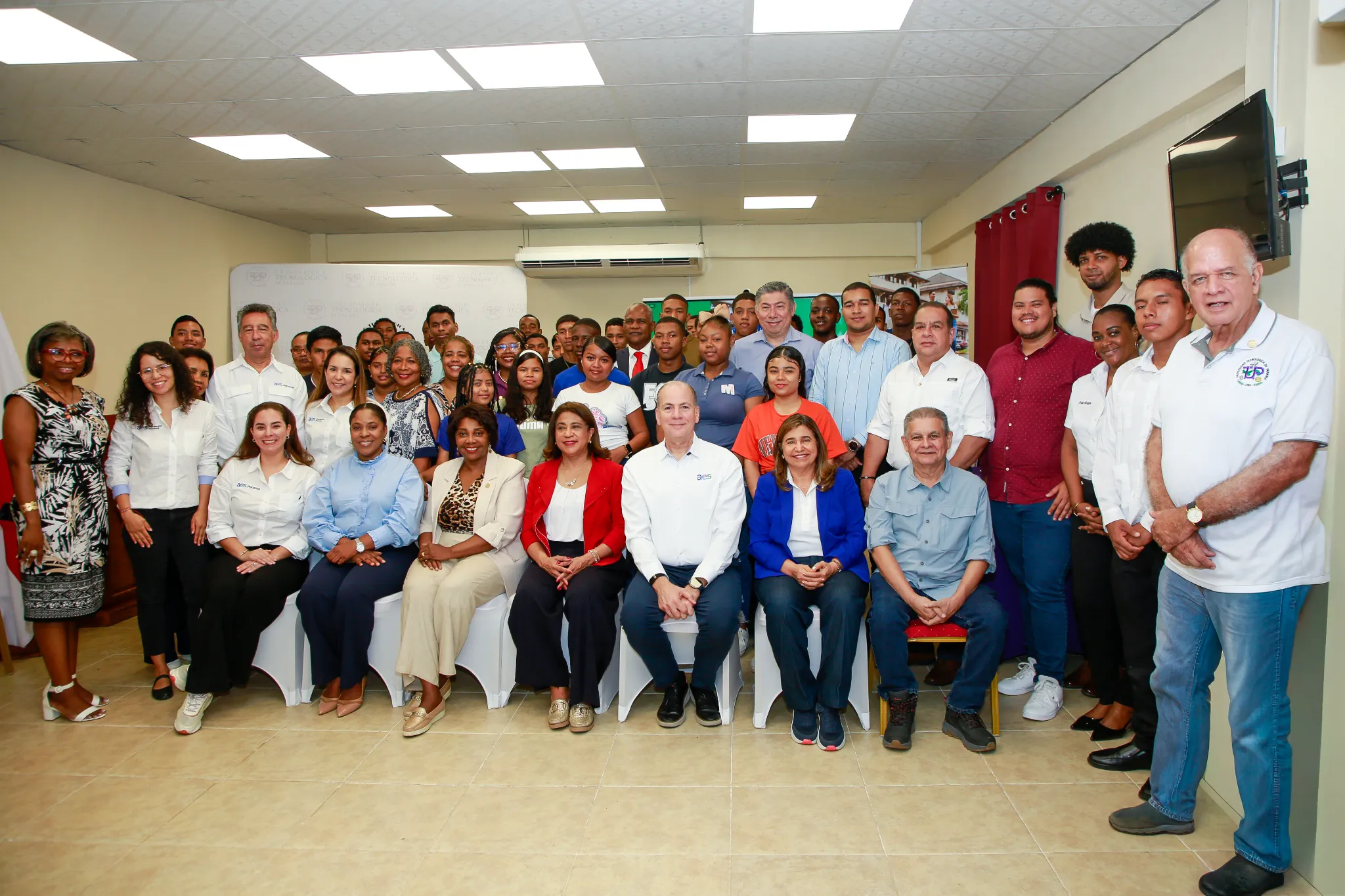 preparandome-con-energia-para-la-u-aes-panama.jpg